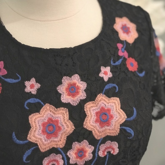 Floral Embroidered Lace Mini Dress, sz M - Picture 4 of 7